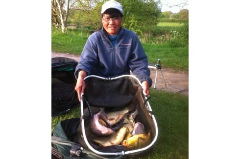 Suzi Smith Lady Angler Barston Lakes record 2014.jpg